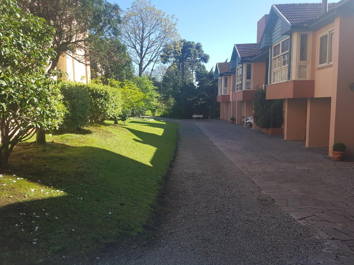 Confortável apartamento próximo ao Lago Negro Gramado Exterior foto